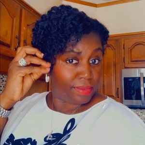 Meet your Posher, Myrlou